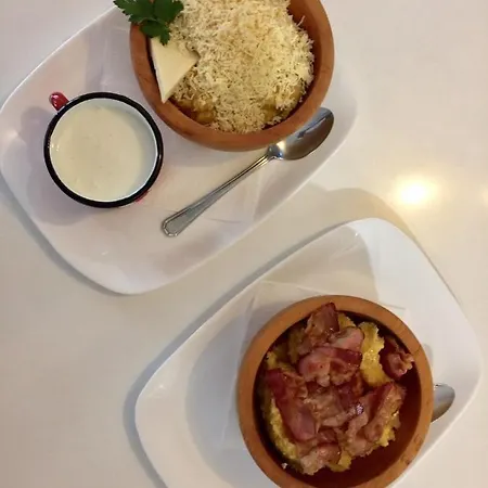 بيت شباب Restoran Mlin *